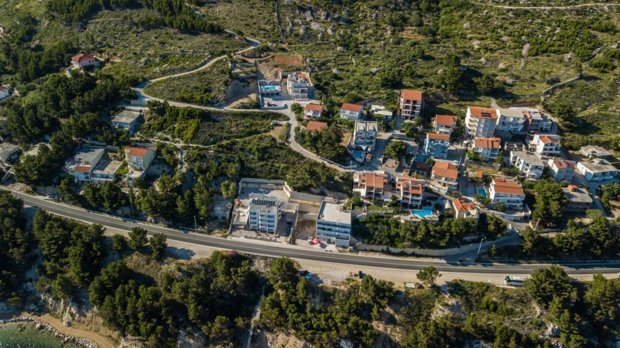 Apartments Pusic 오미스 외부 사진