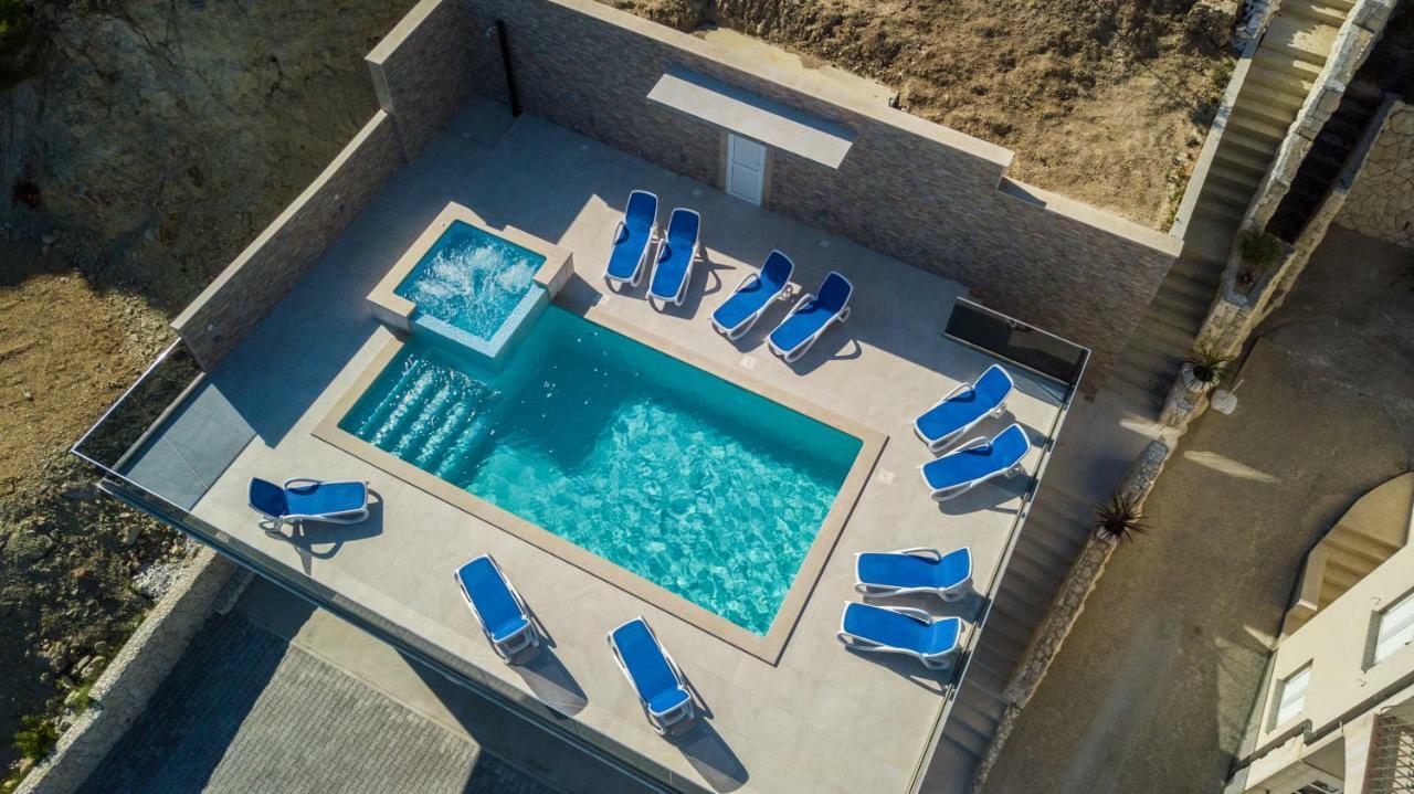 Apartments Pusic 오미스 외부 사진