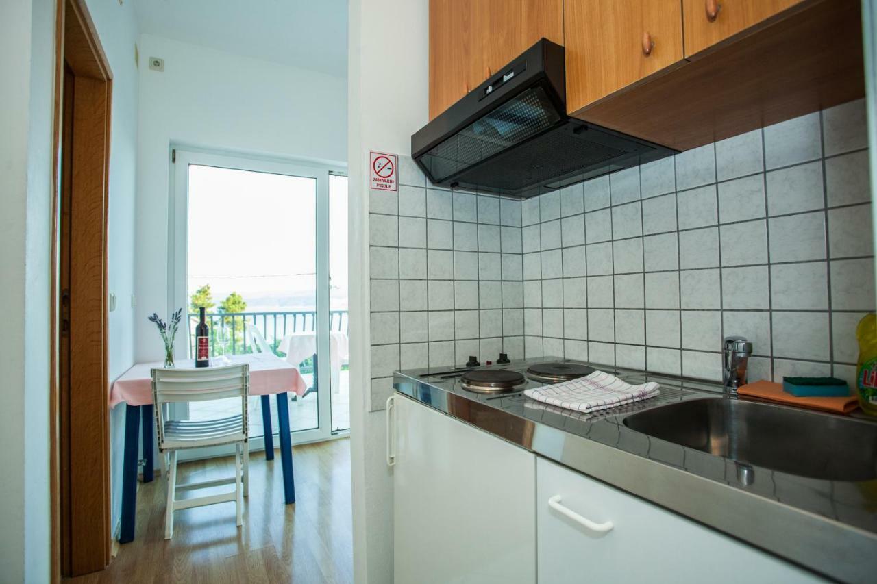 Apartments Pusic 오미스 외부 사진