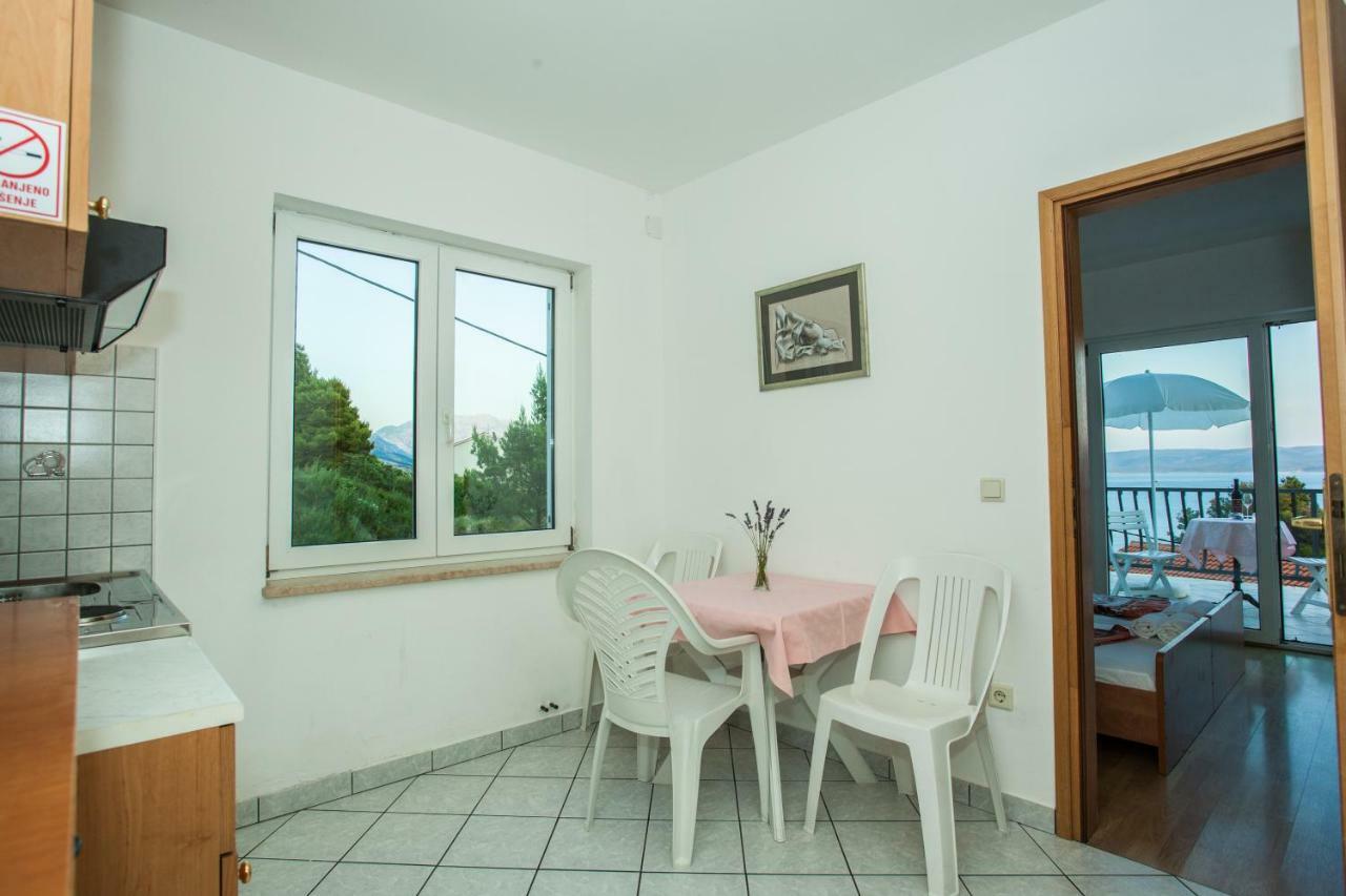 Apartments Pusic 오미스 외부 사진