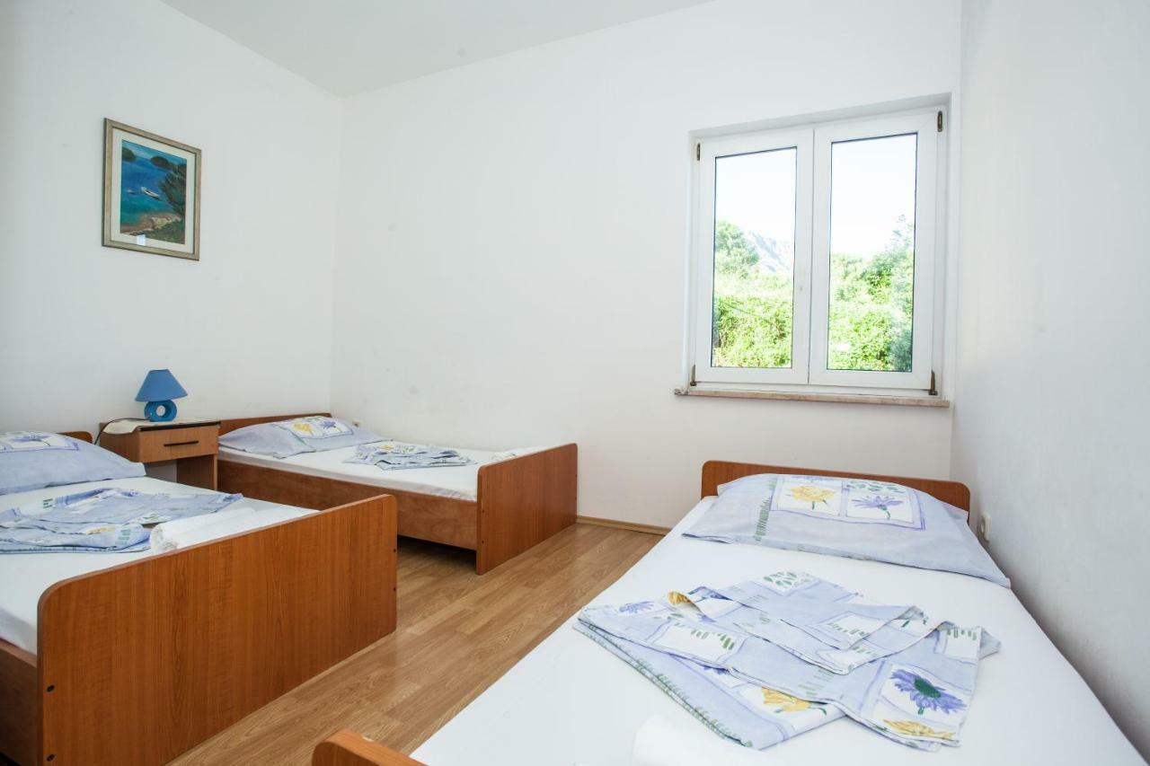 Apartments Pusic 오미스 외부 사진